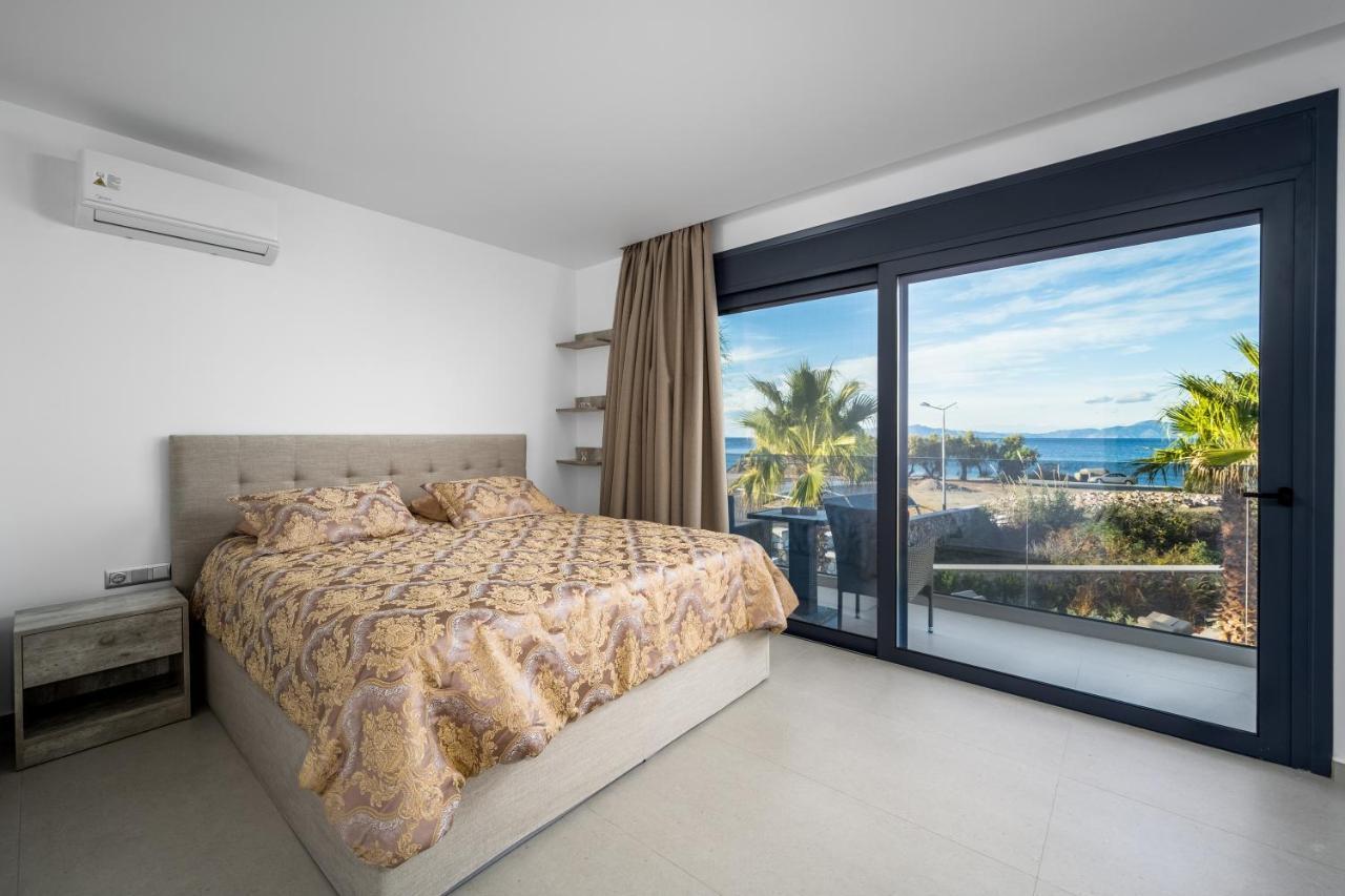 Penelope Beachfront Villa Kremastí Exteriör bild