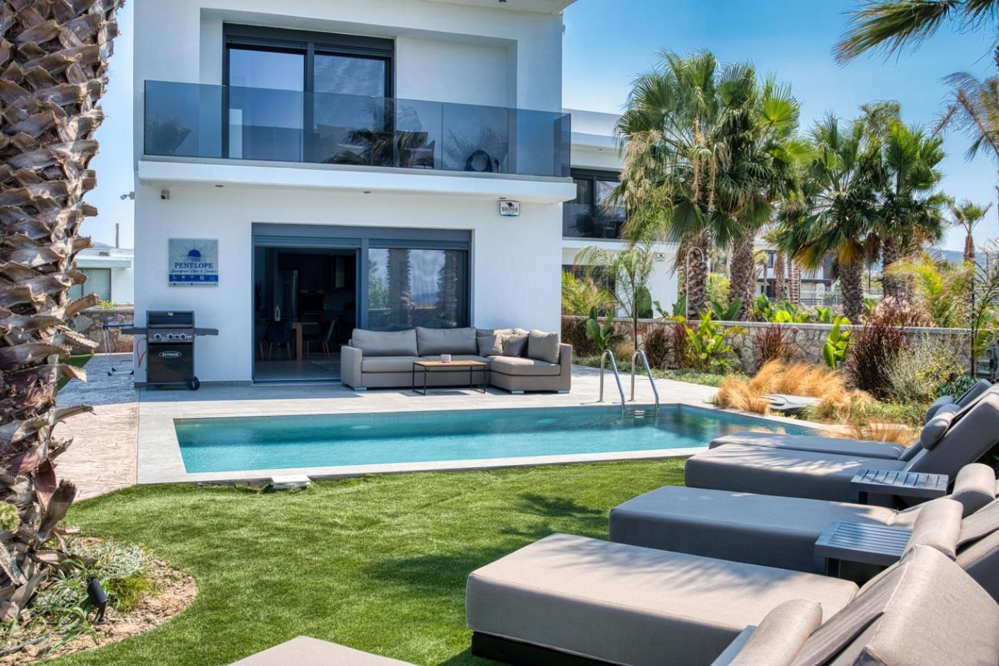Penelope Beachfront Villa Kremastí Exteriör bild